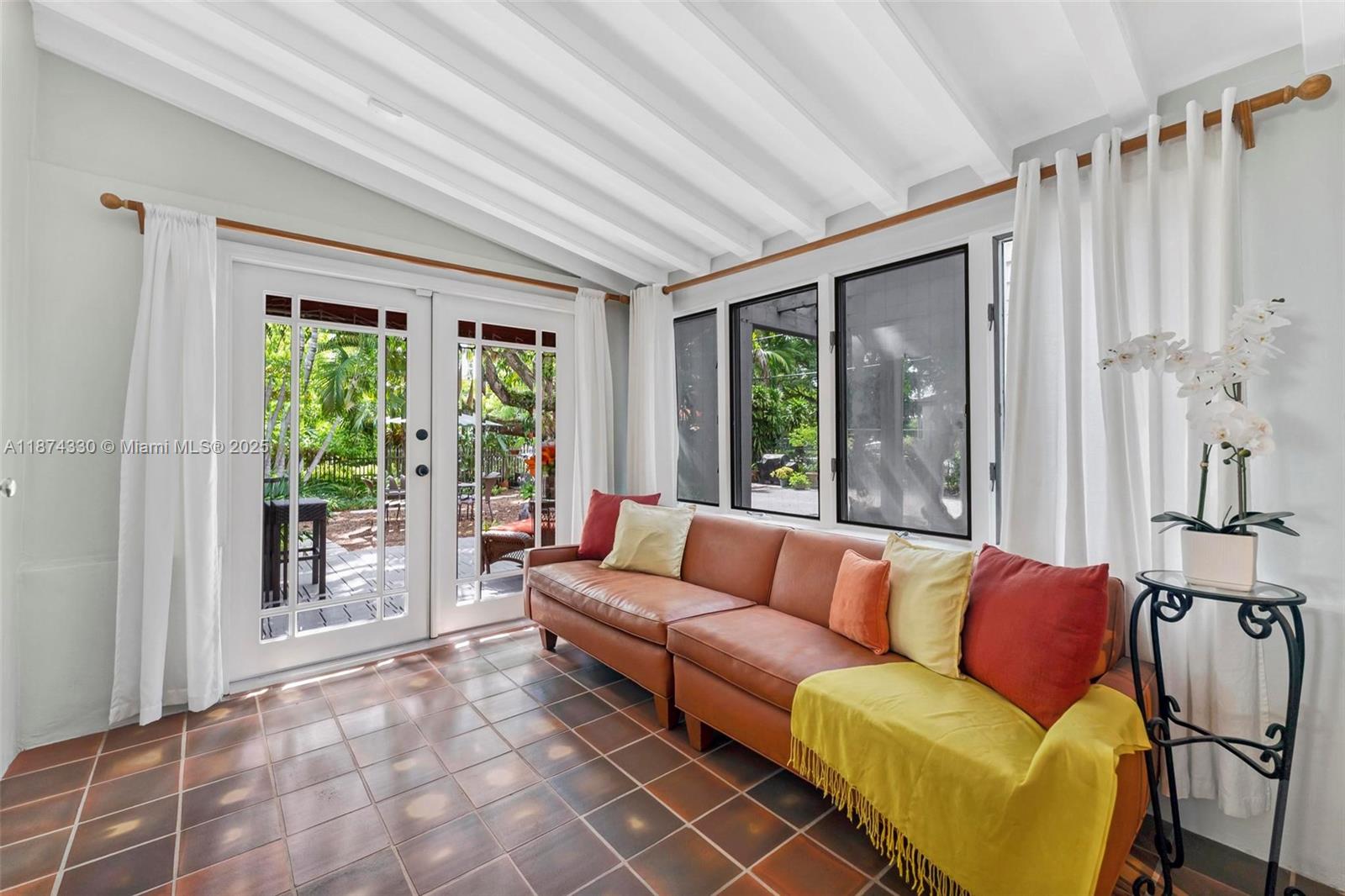 492 NE 55th St