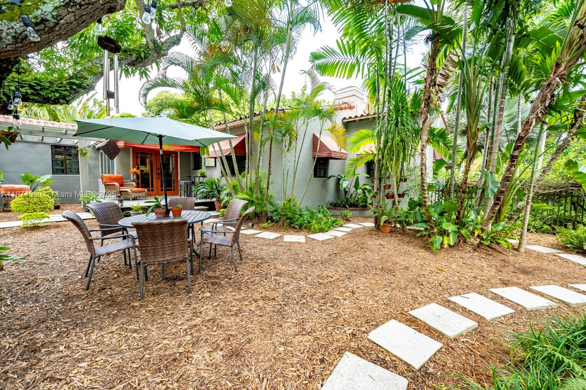 492 NE 55th St