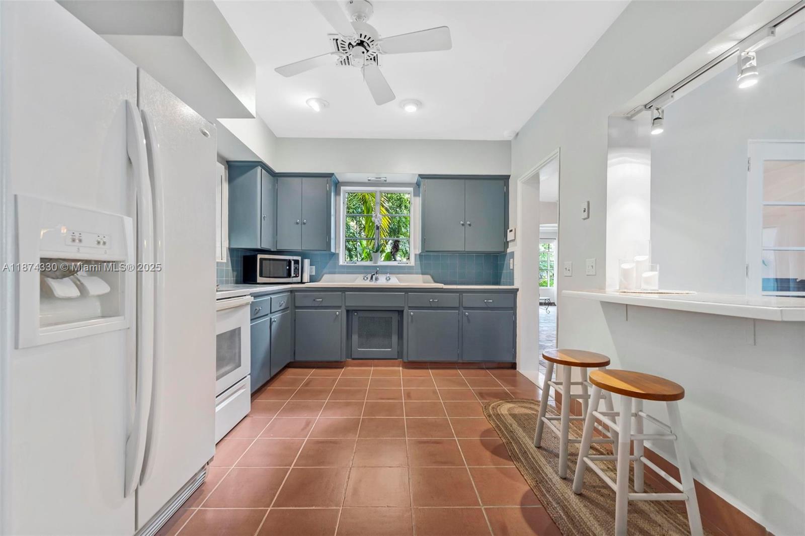 492 NE 55th St