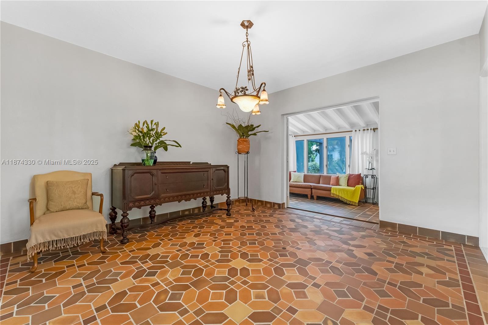 492 NE 55th St