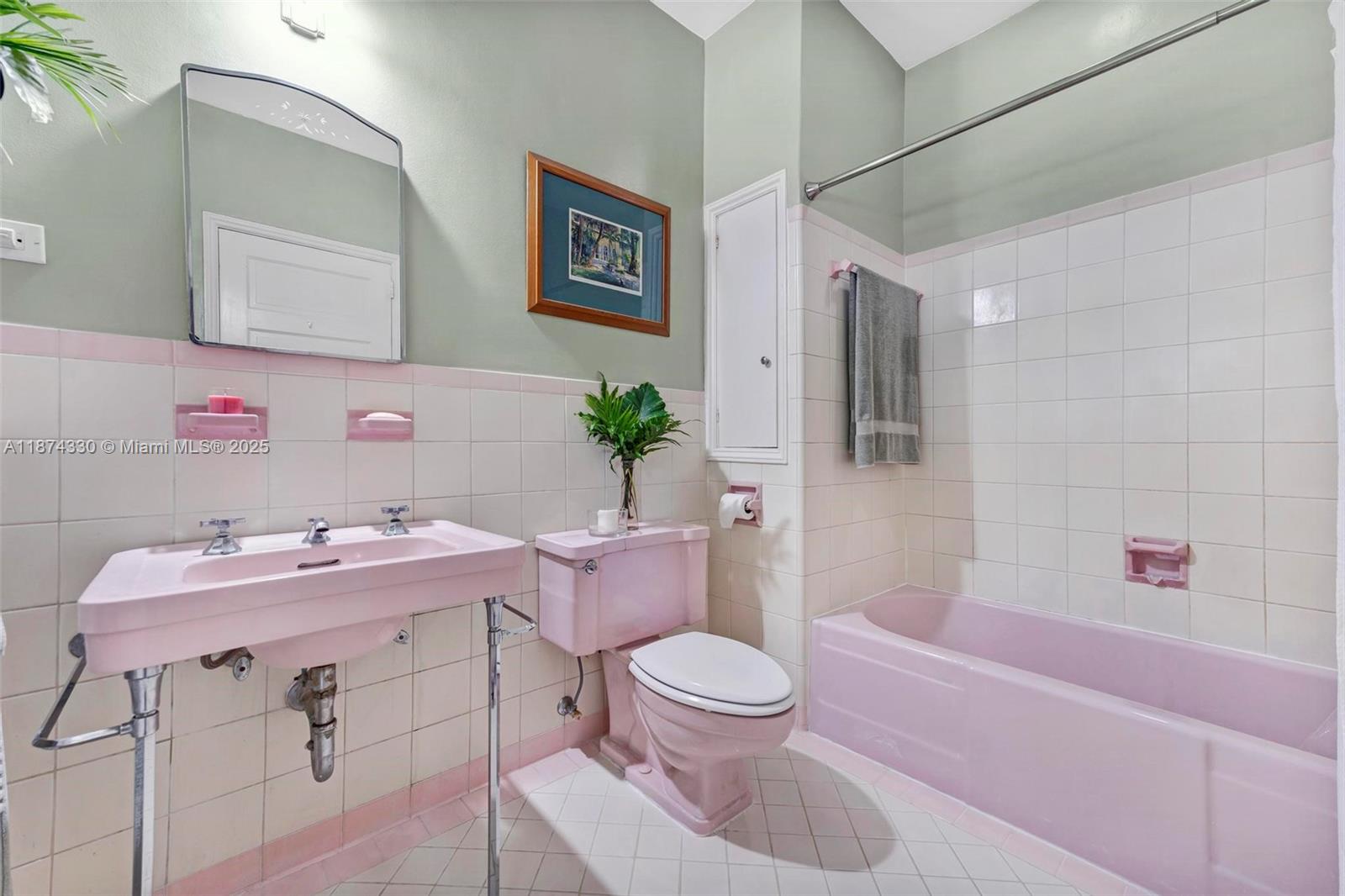 492 NE 55th St
