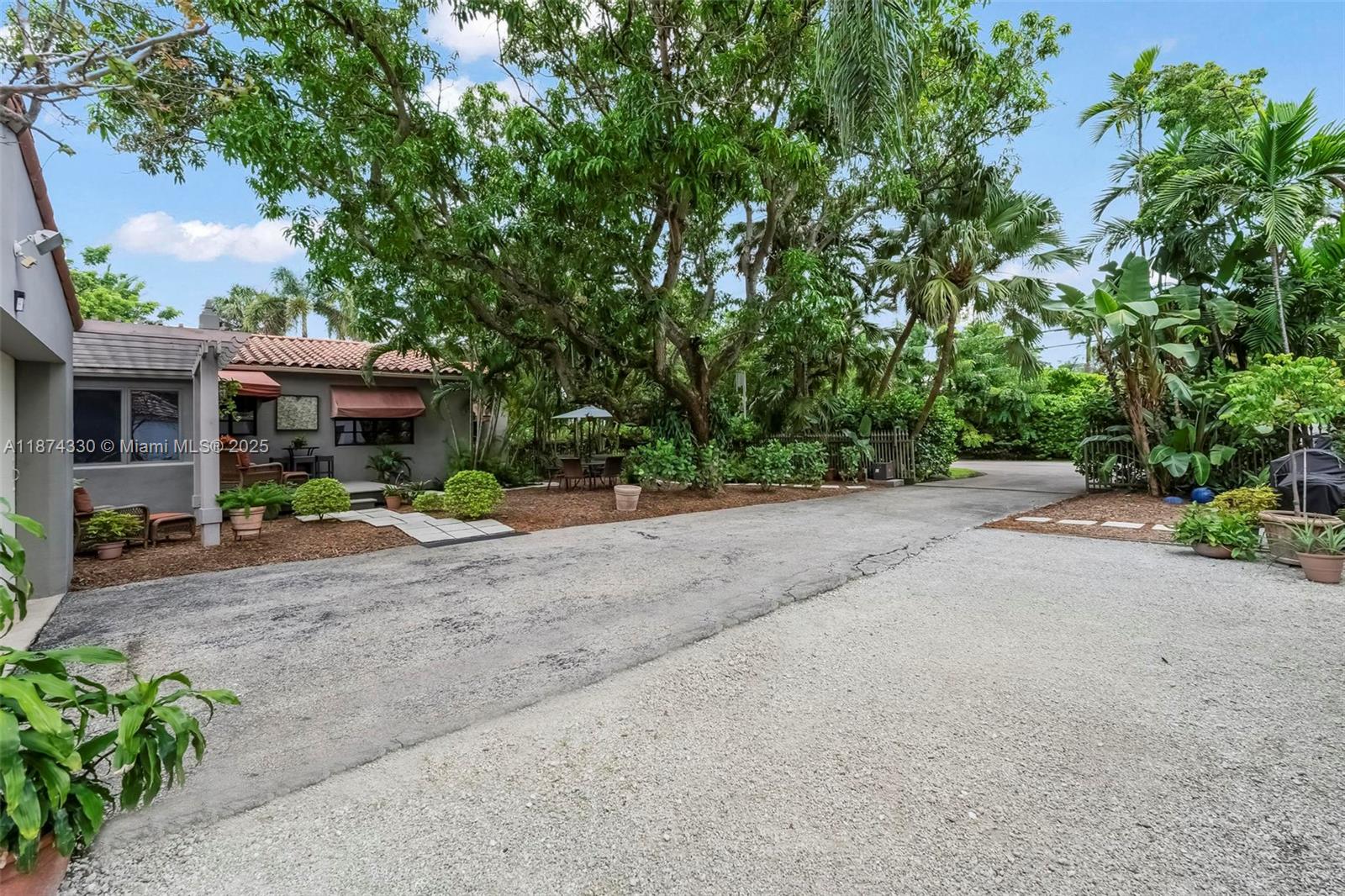 492 NE 55th St