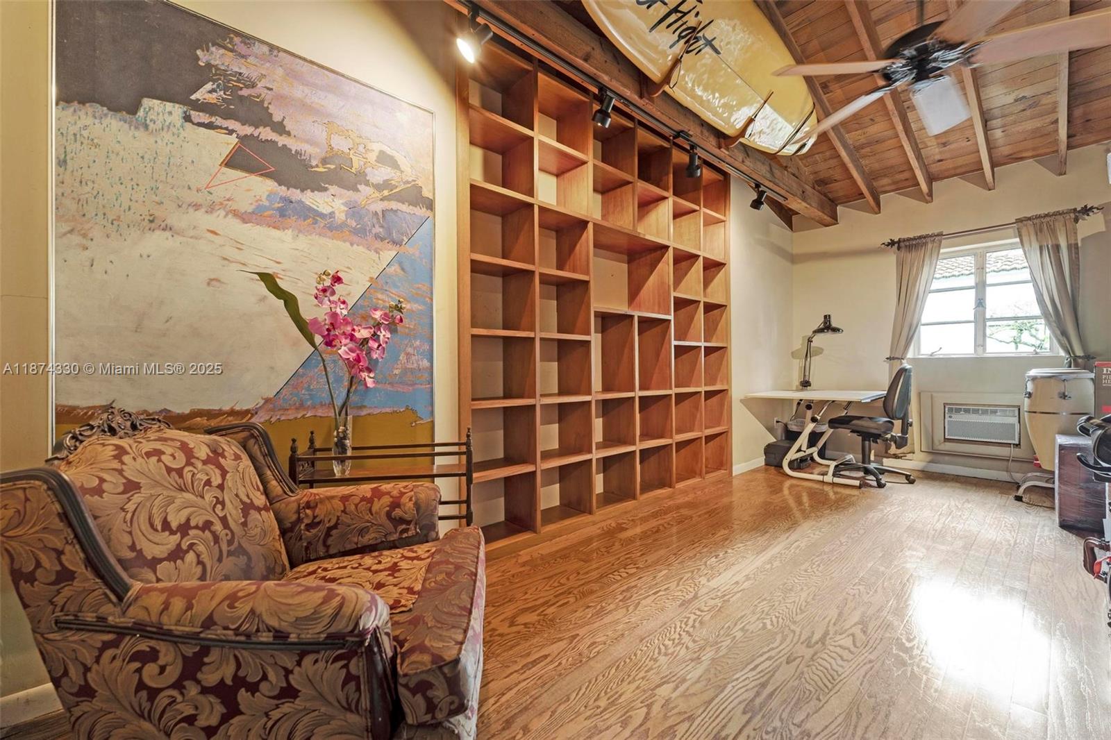492 NE 55th St