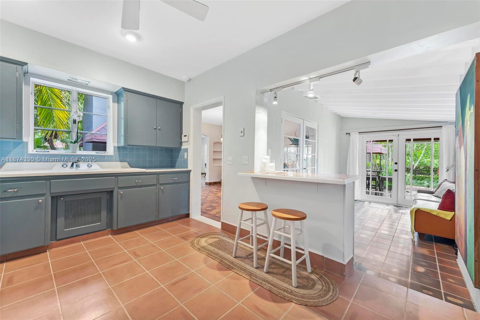 492 NE 55th St
