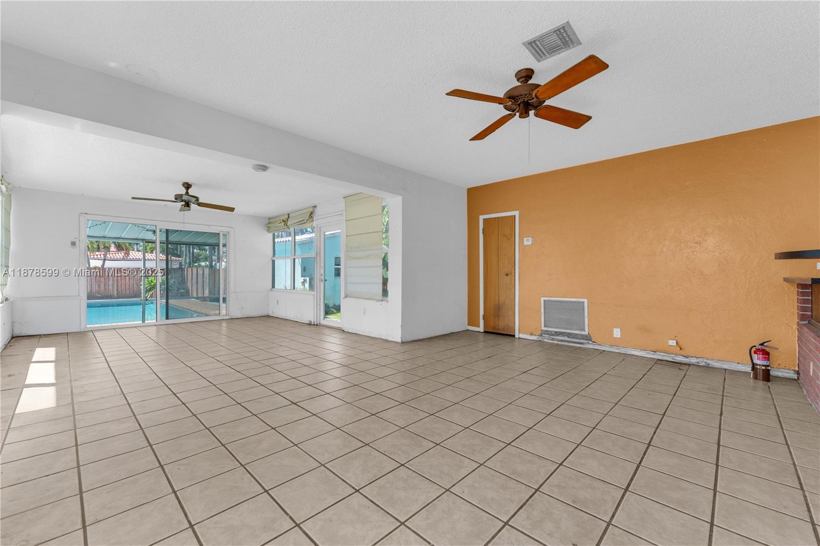 1146 Polk St