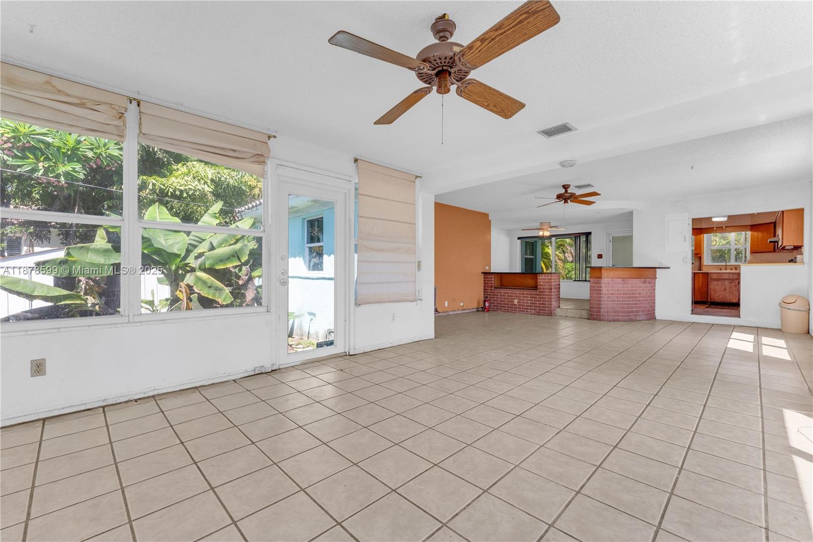 1146 Polk St