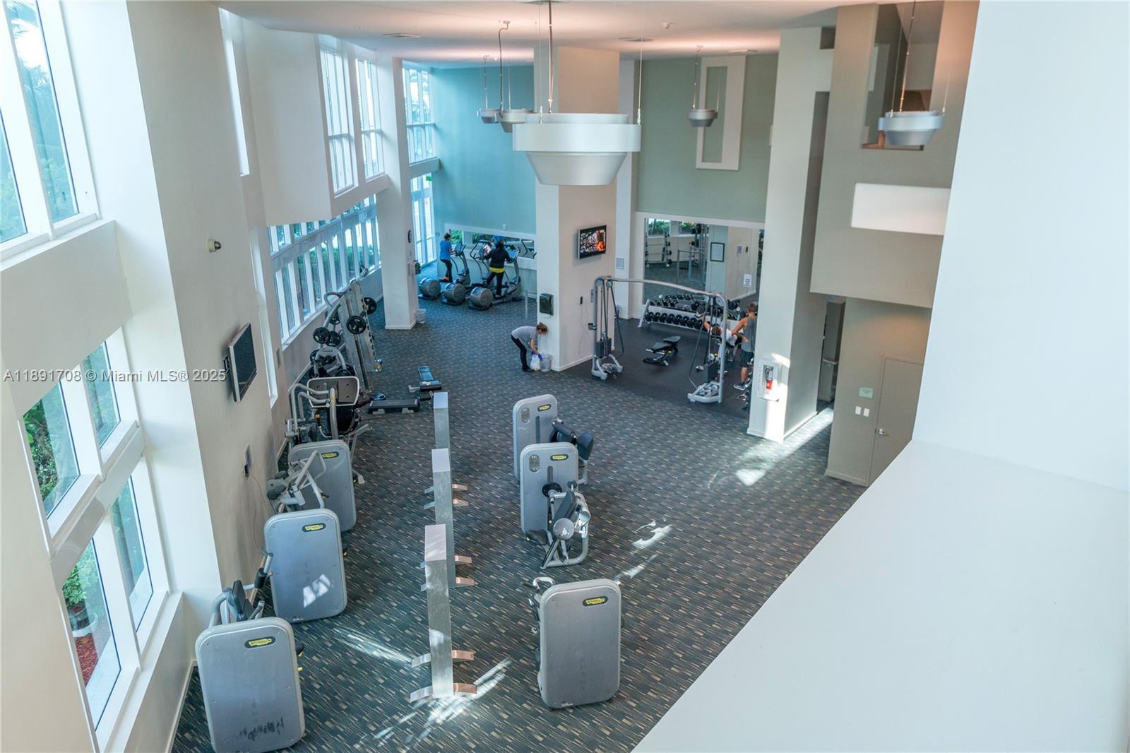 1900 N Bayshore Dr # 2216