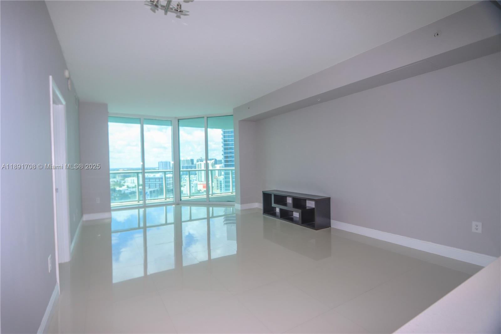 1900 N Bayshore Dr # 2216