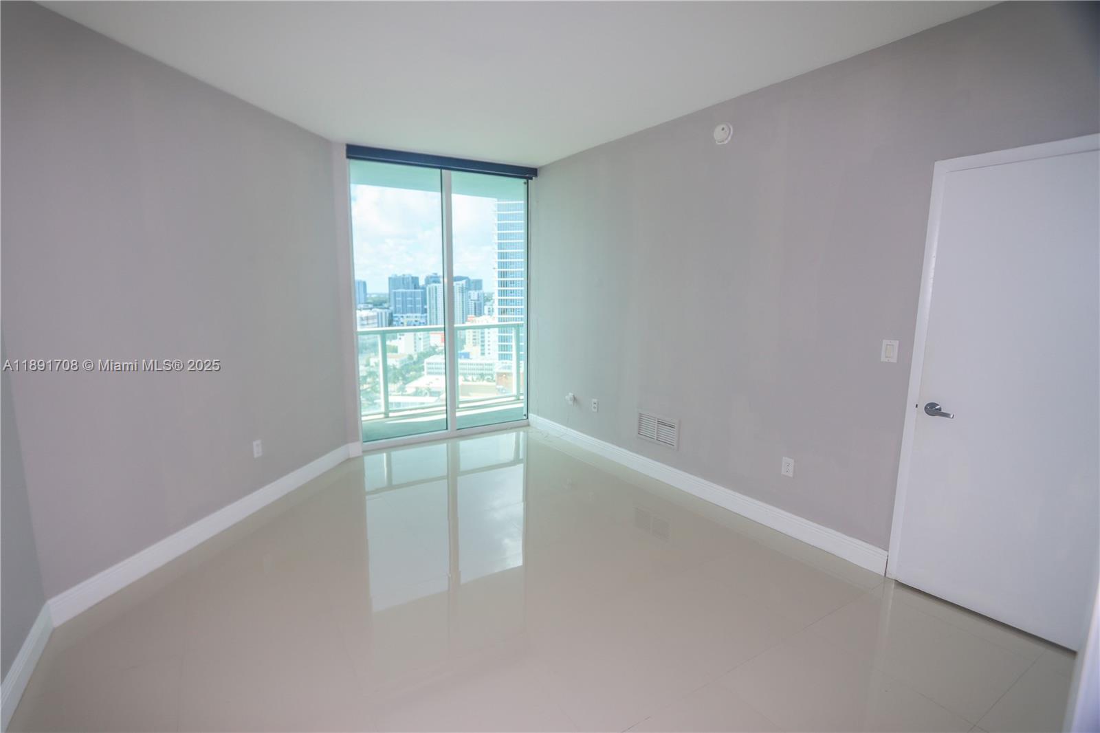 1900 N Bayshore Dr # 2216