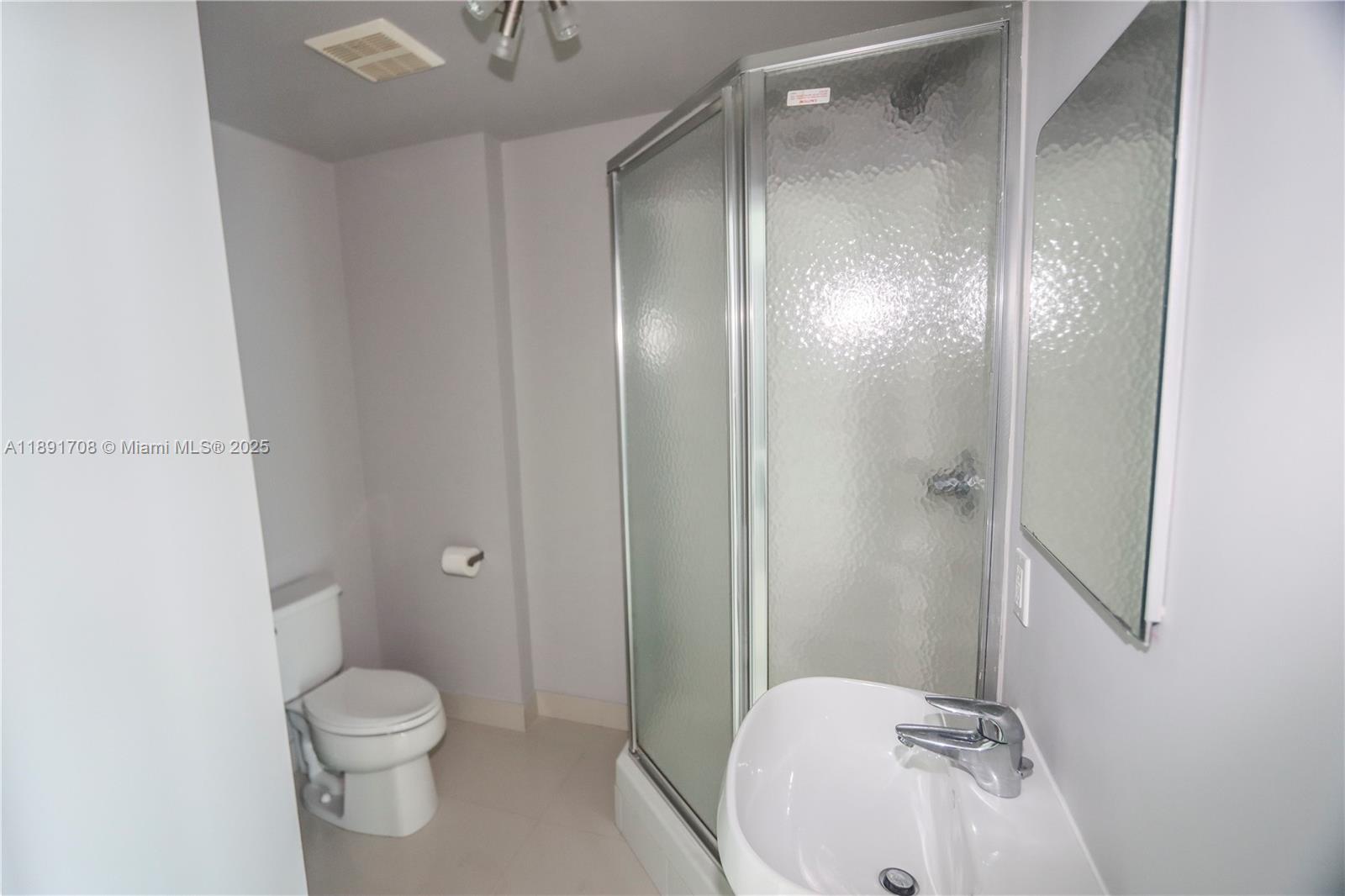 1900 N Bayshore Dr # 2216