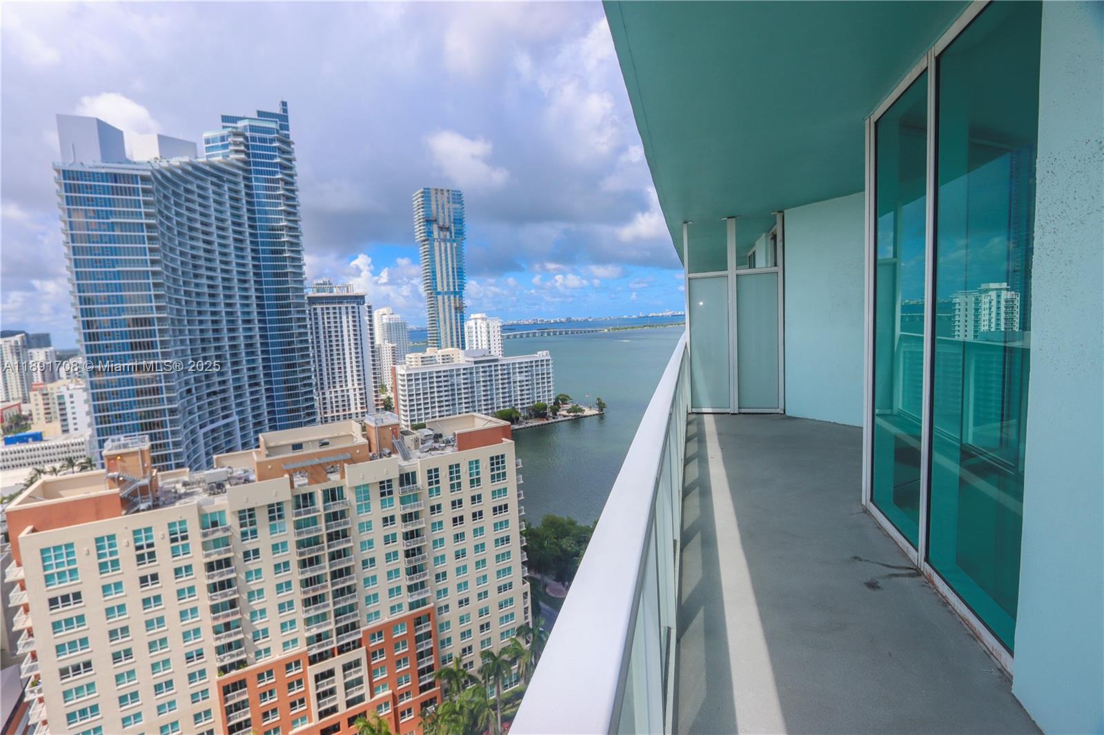 1900 N Bayshore Dr # 2216