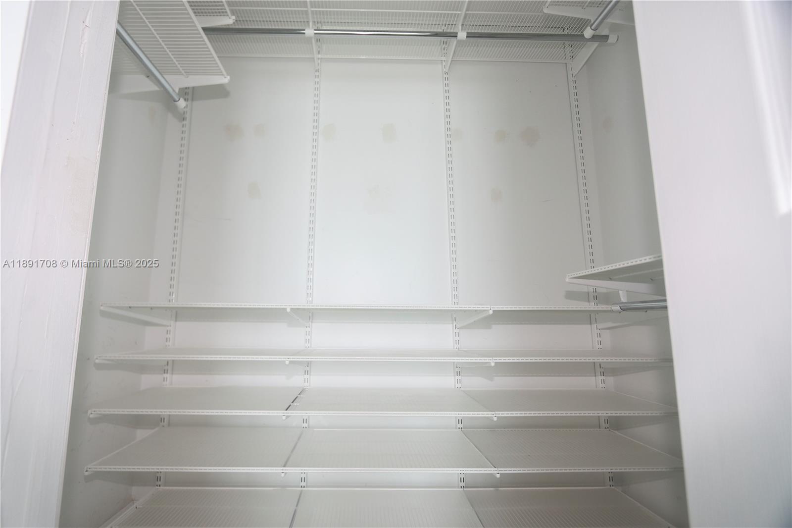 1900 N Bayshore Dr # 2216