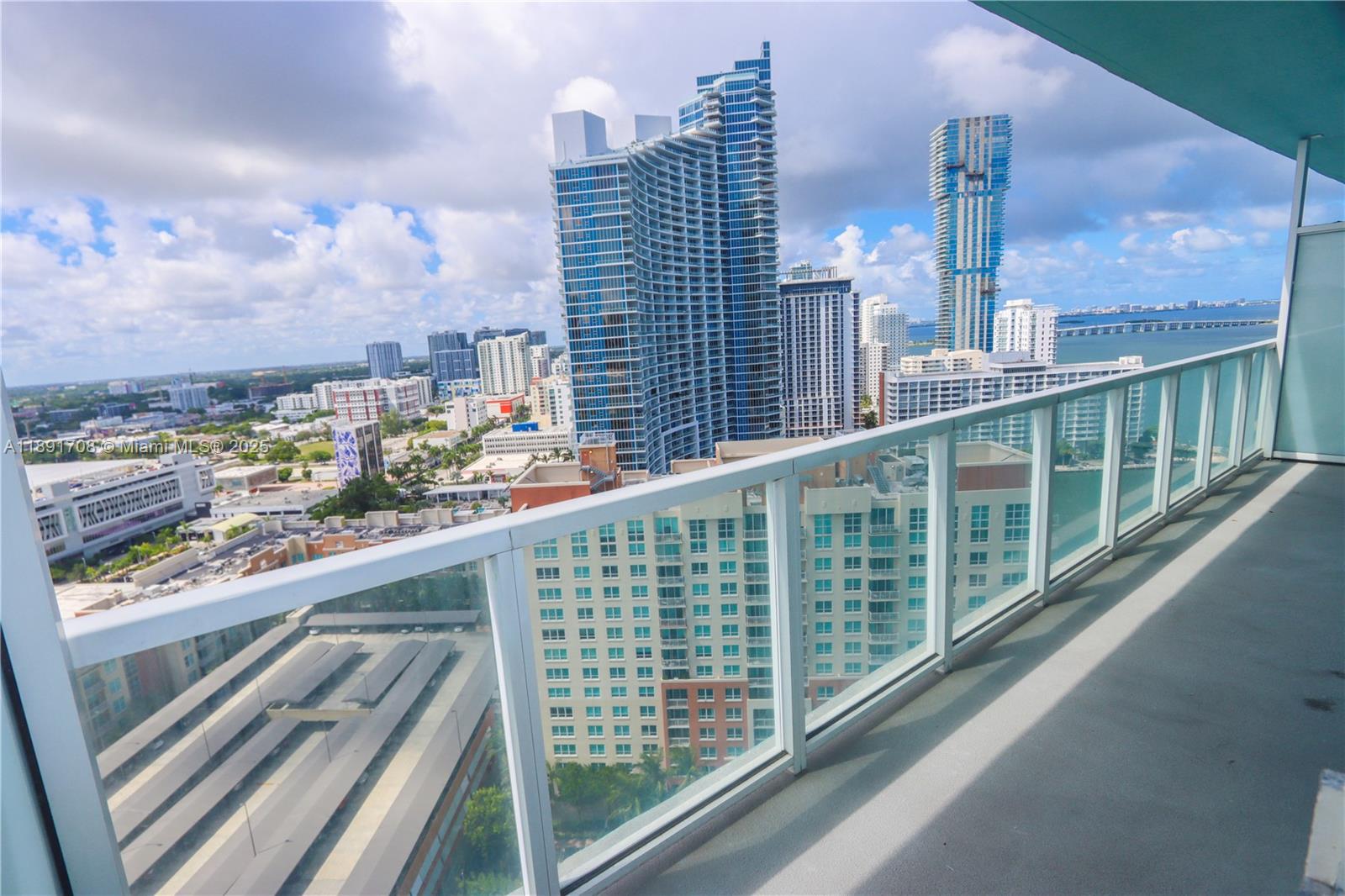 1900 N Bayshore Dr # 2216