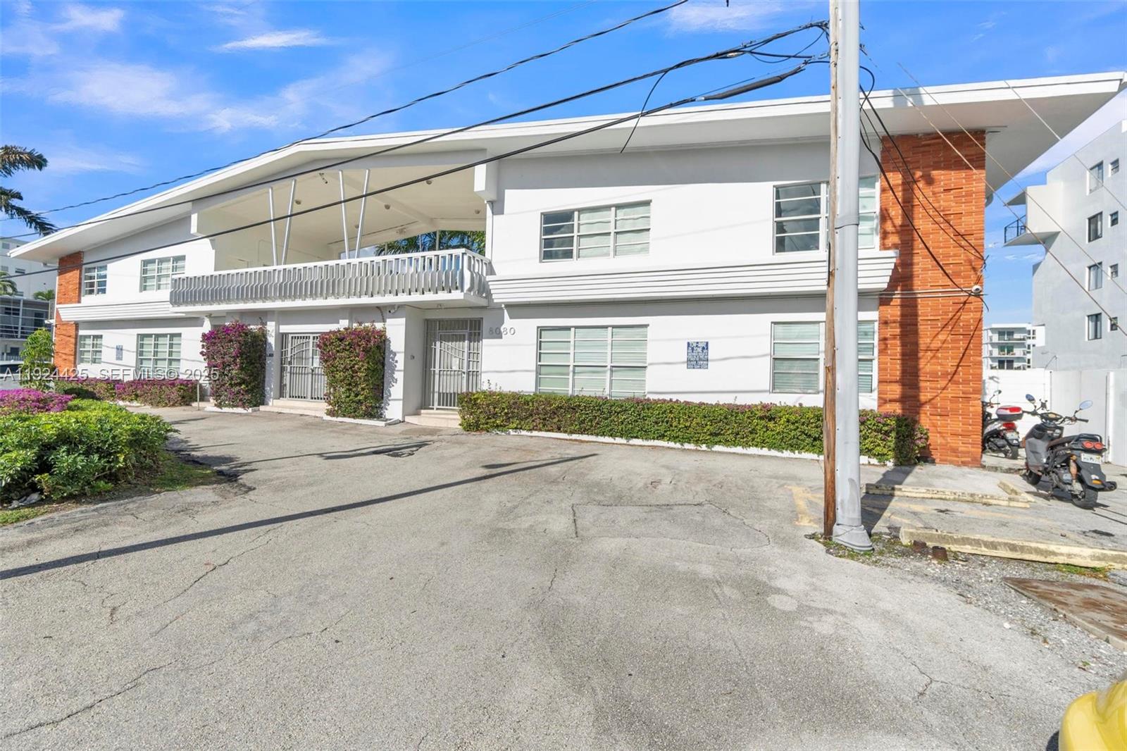 8080 Tatum Waterway Dr # 25