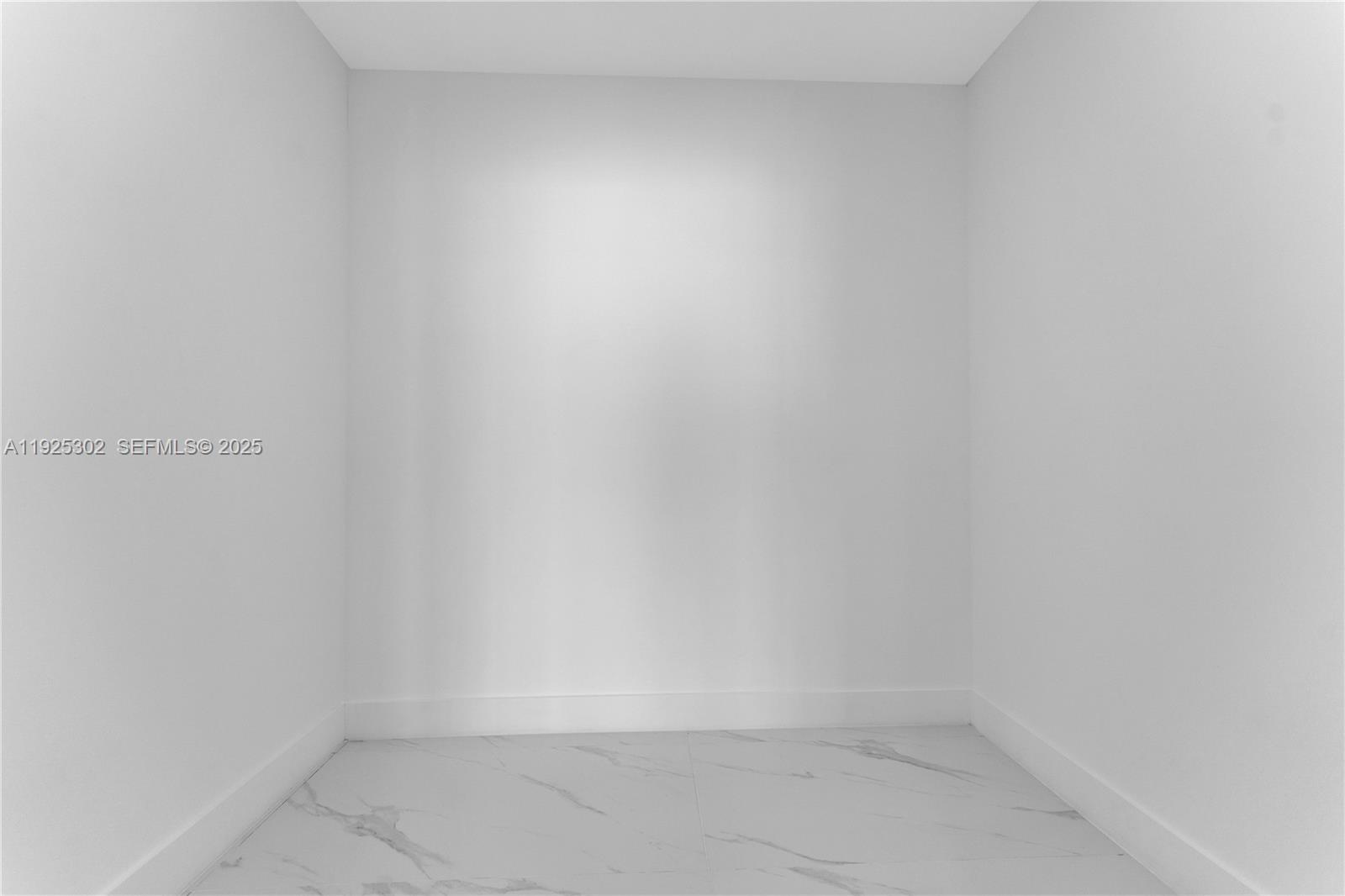 700 NE 24th St # 4402