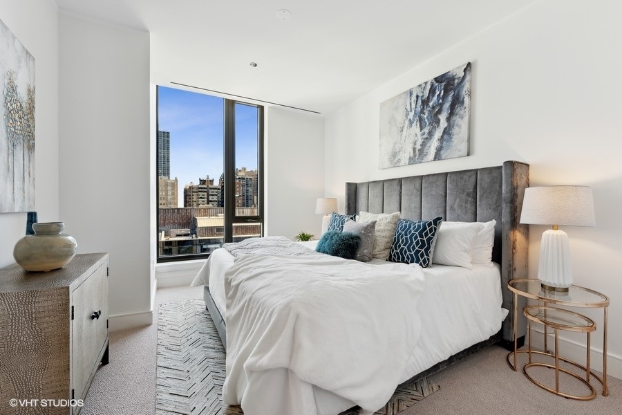 1550 N Clark Street Unit: 701