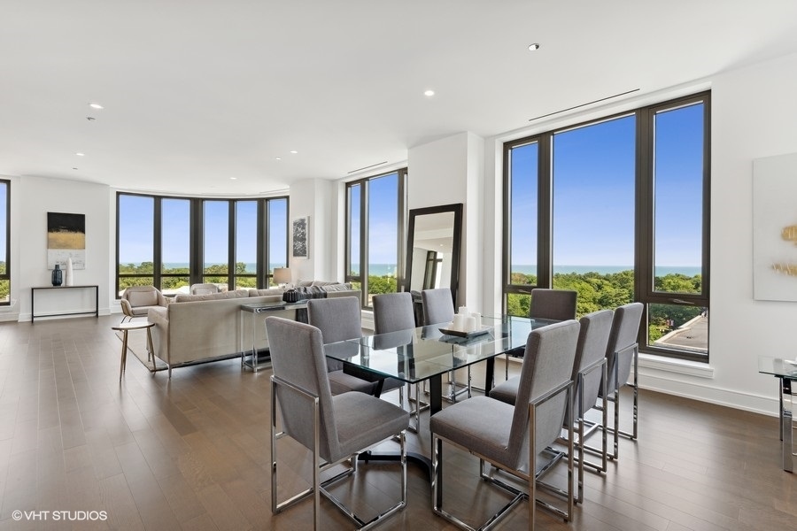 1550 N Clark Street Unit: 701