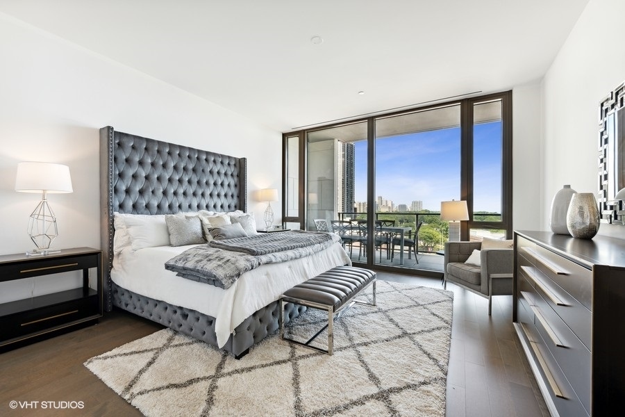 1550 N Clark Street Unit: 701