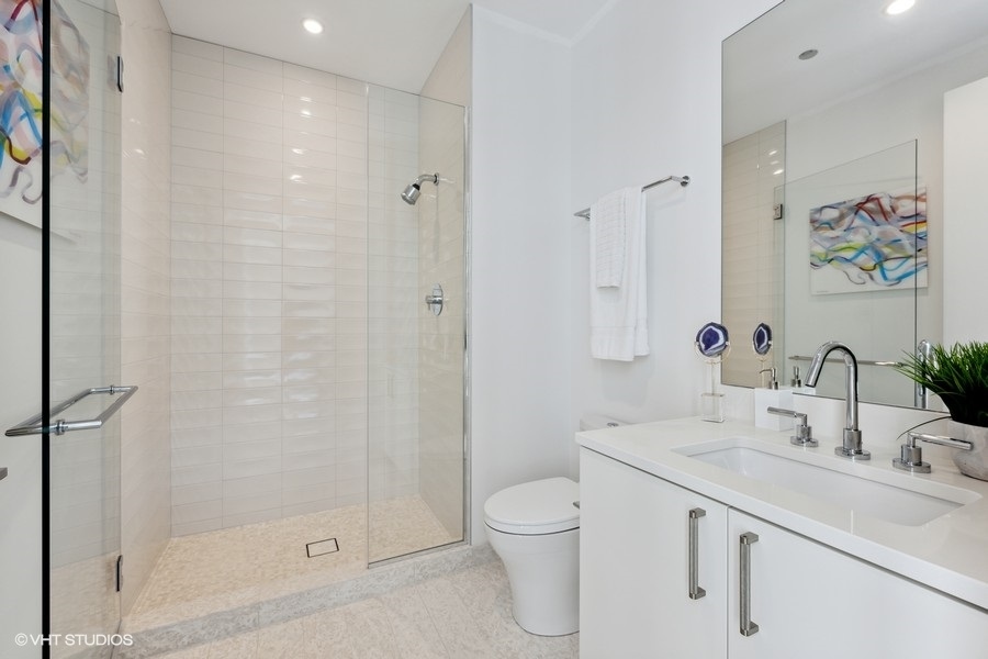 1550 N Clark Street Unit: 701