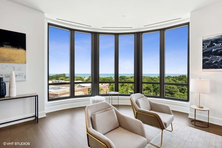 1550 N Clark Street Unit: 701