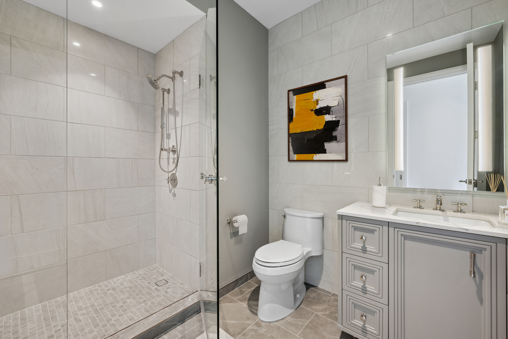 435 N Michigan Avenue Unit: 1003