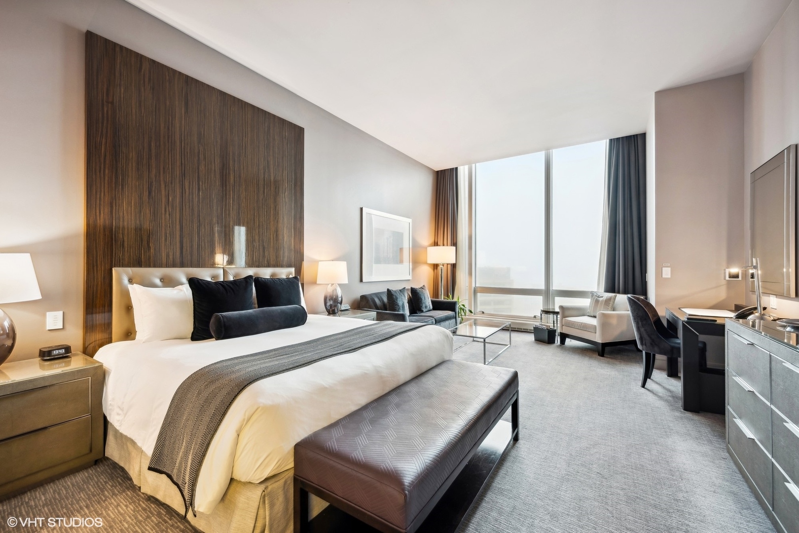 401 N WABASH Avenue Unit: 1718