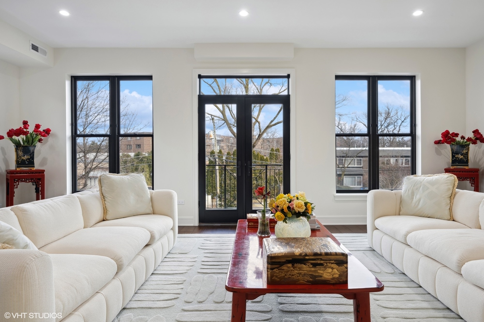 1560 Oakwood Avenue Unit: 205