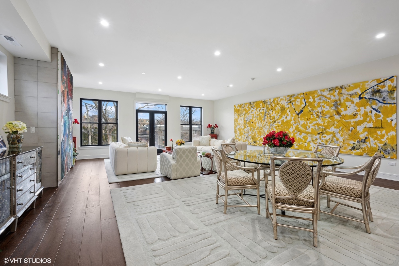 1560 Oakwood Avenue Unit: 205