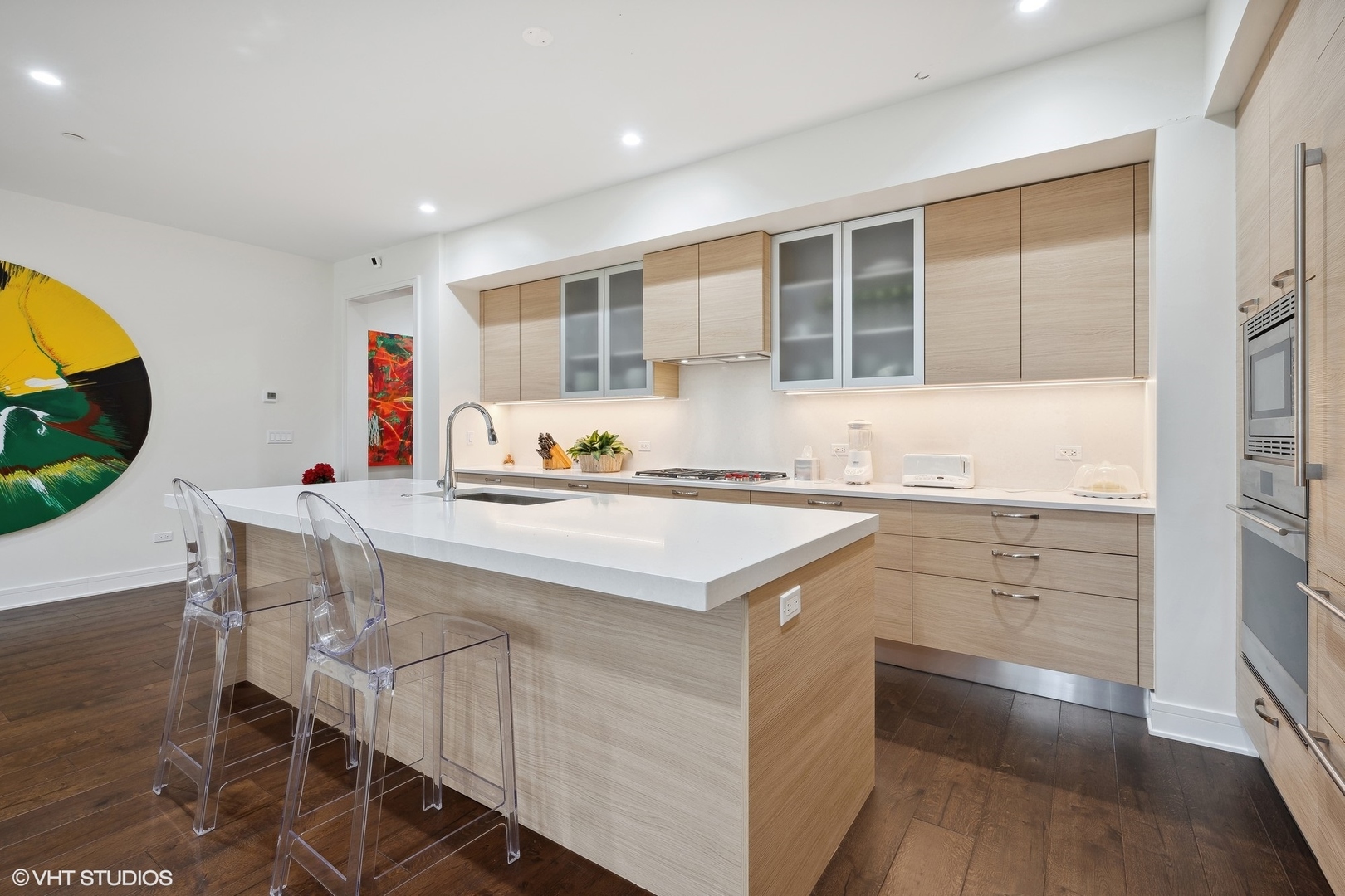 1560 Oakwood Avenue Unit: 205