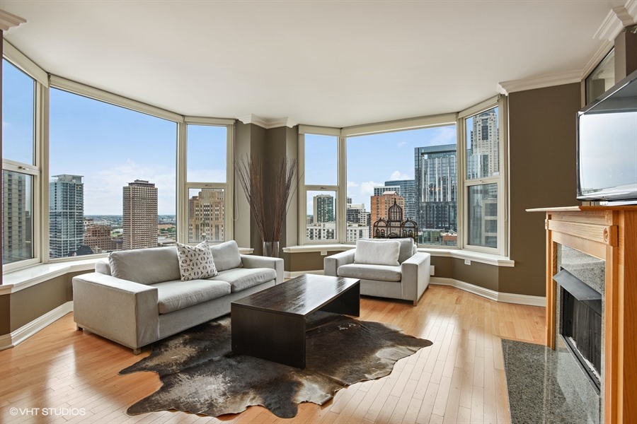 25 E Superior Street Unit: 2102