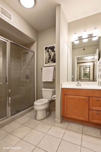 25 E Superior Street Unit: 2102