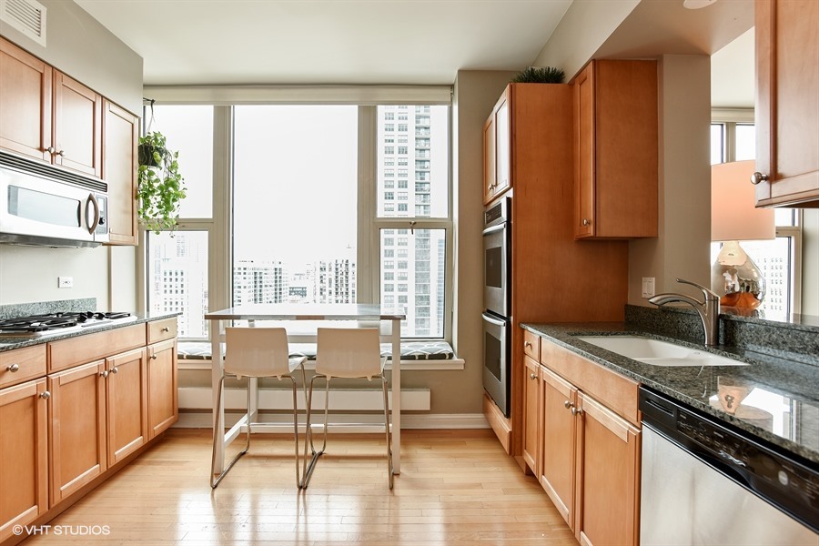 25 E Superior Street Unit: 2102