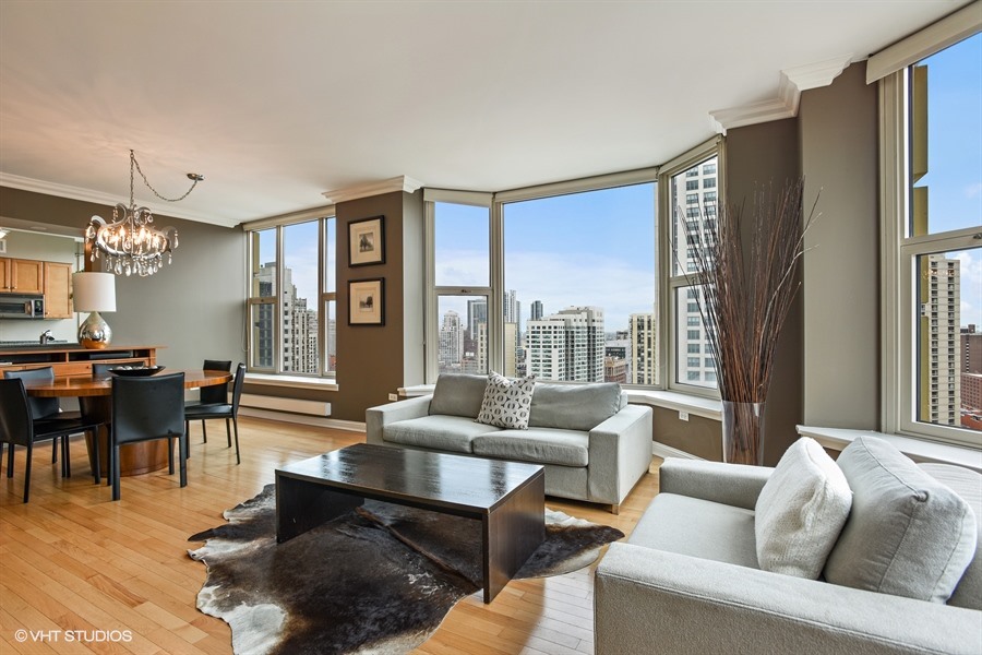 25 E Superior Street Unit: 2102