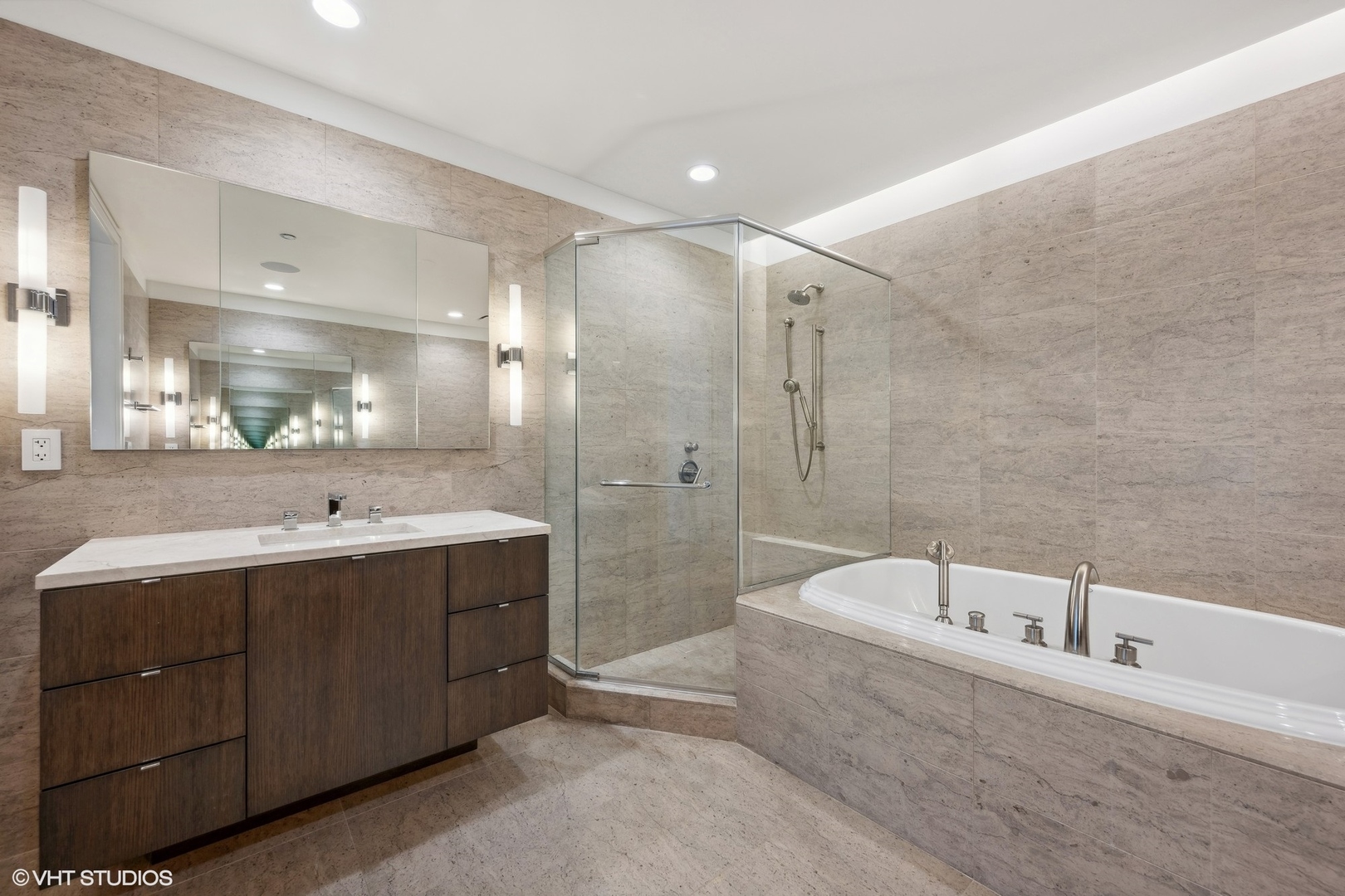 401 N Wabash Avenue Unit: 69E