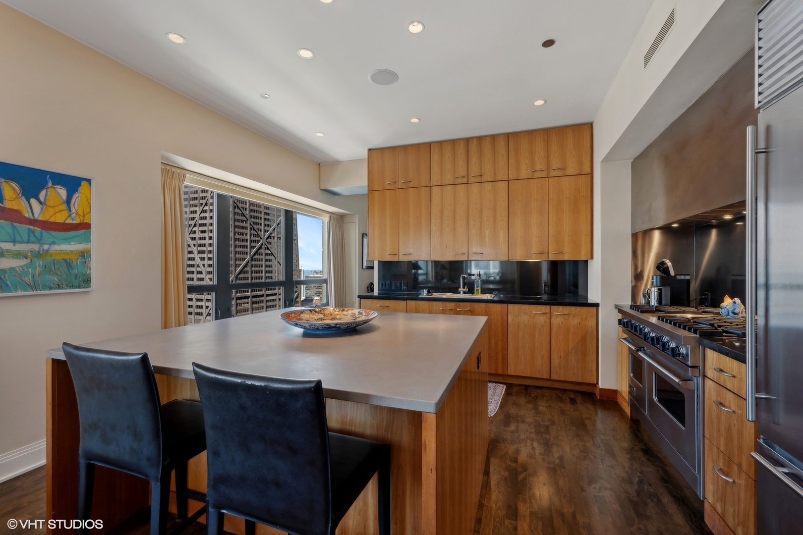 800 N Michigan Avenue Unit: 2702