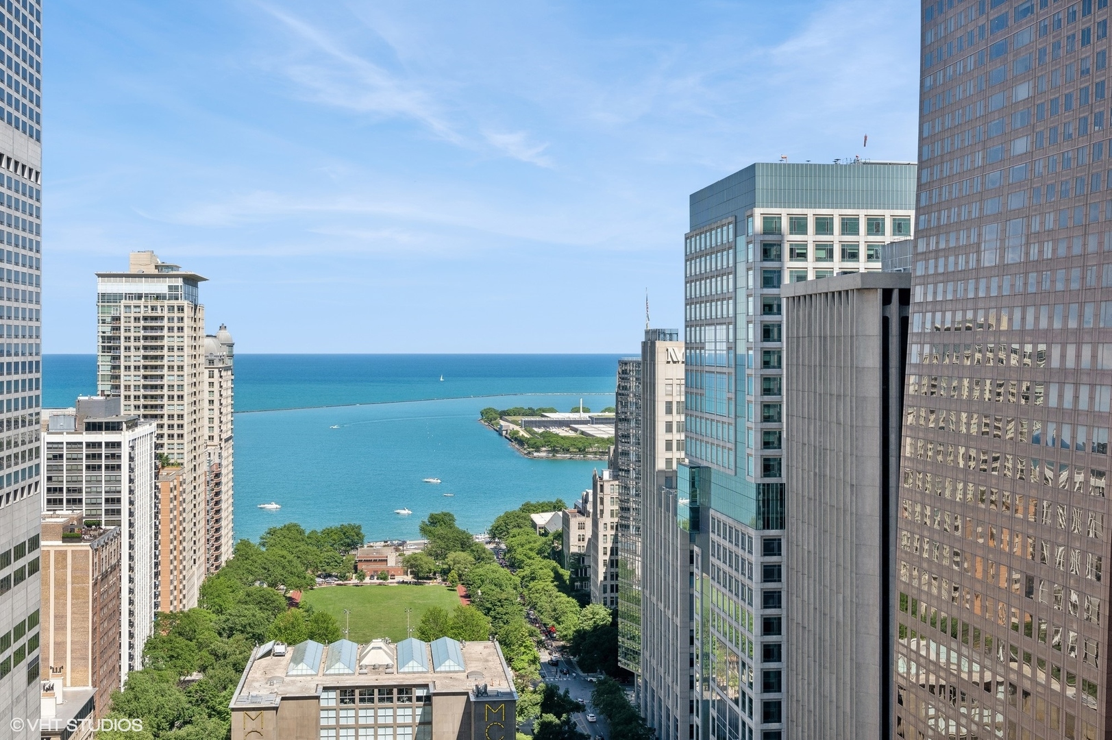 800 N Michigan Avenue Unit: 2702