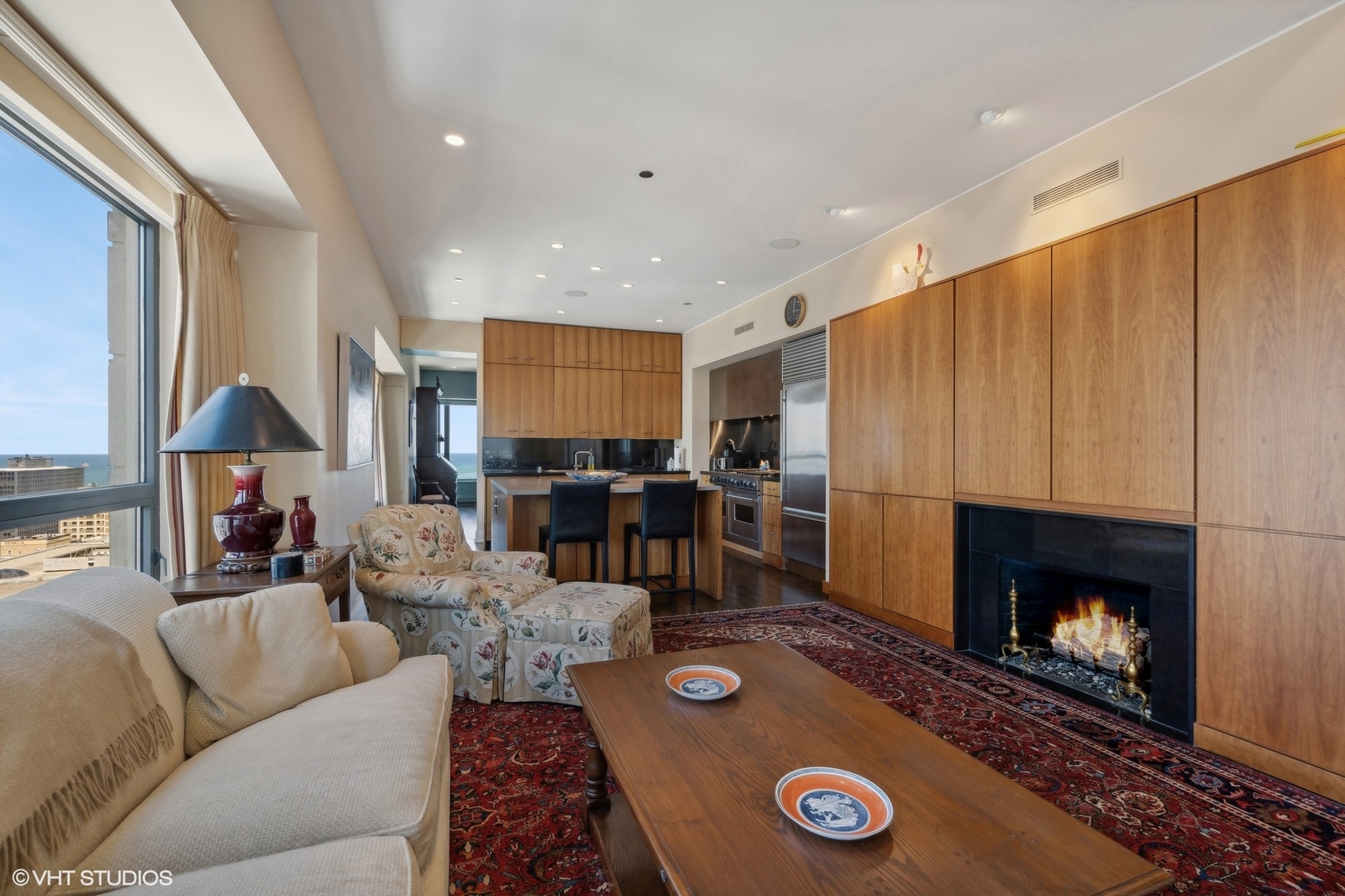 800 N Michigan Avenue Unit: 2702