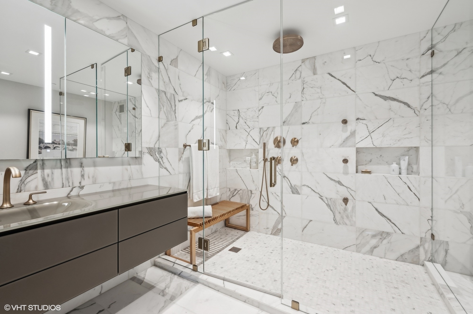 100 E Huron Street Unit: 2705