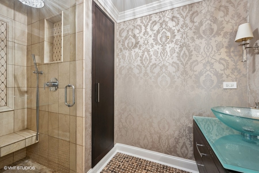 25 E Superior Street Unit: 4005