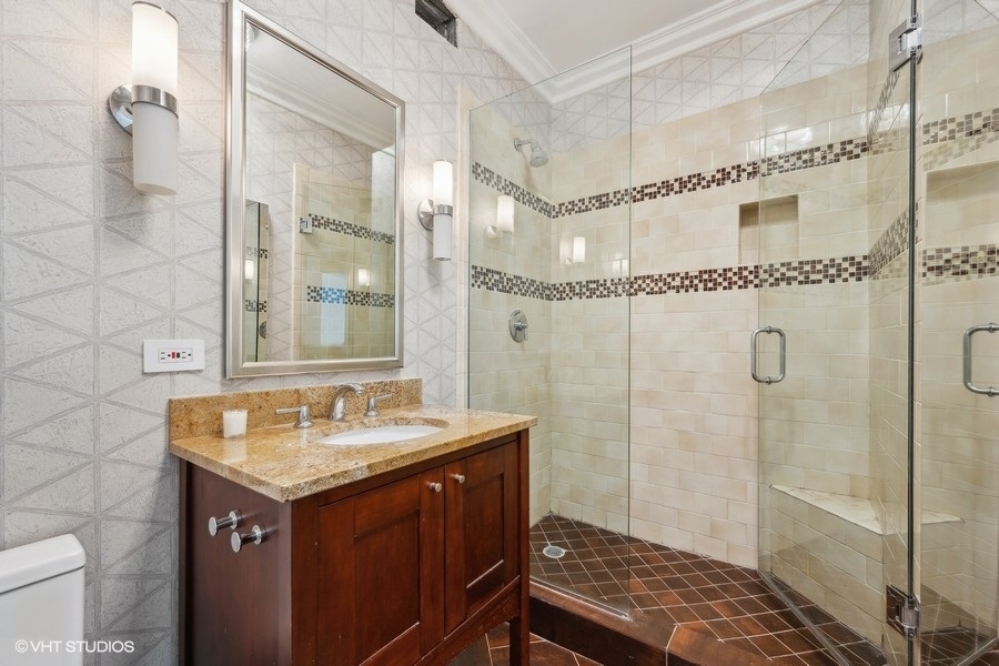 25 E Superior Street Unit: 4005