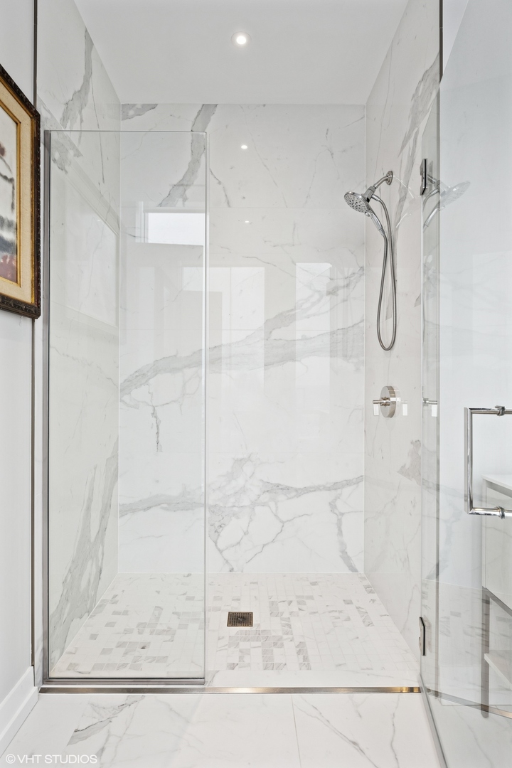 14 W Superior Street Unit: 4403