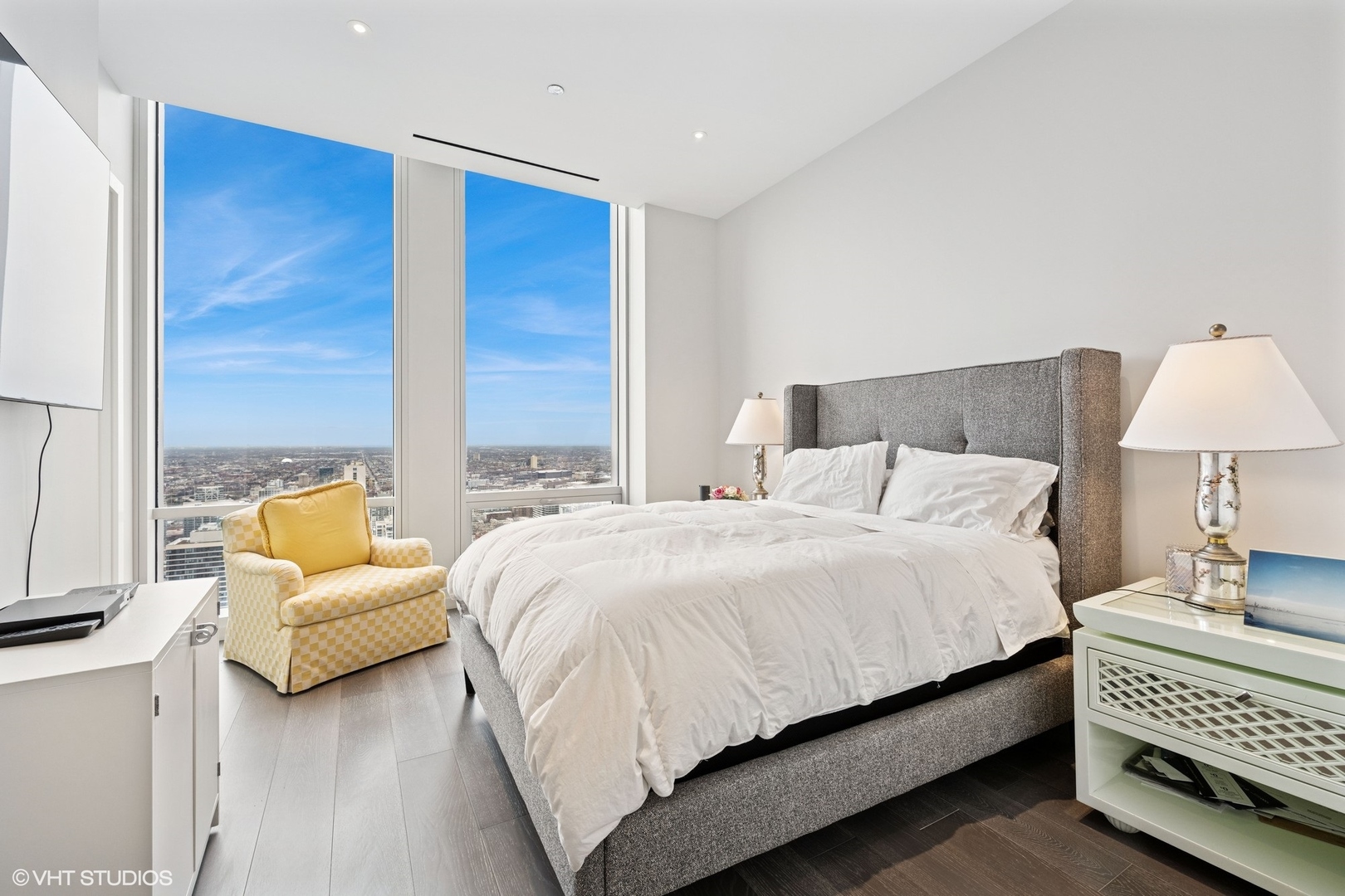 14 W Superior Street Unit: 4403