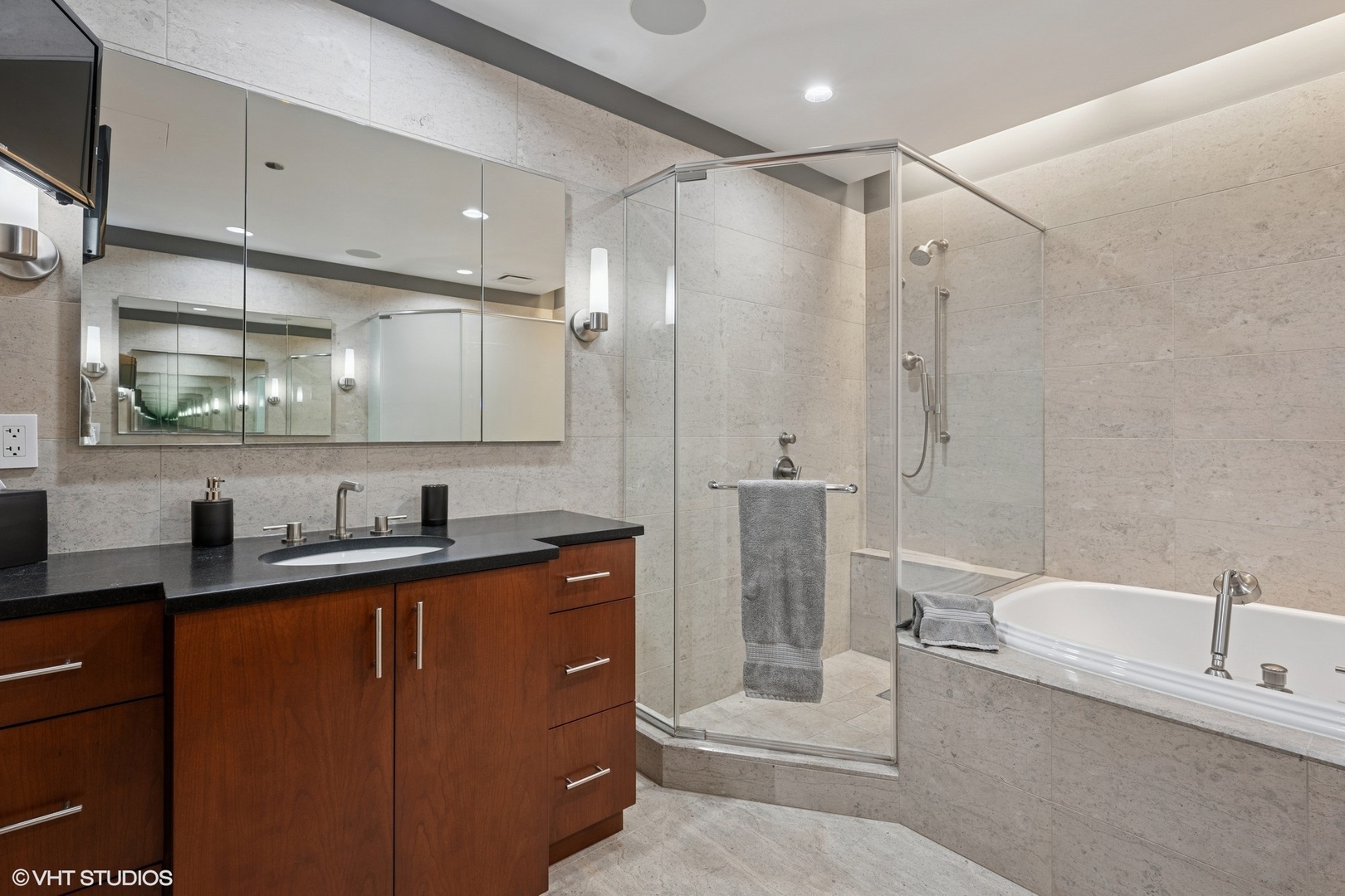 401 N Wabash Avenue Unit: 49G