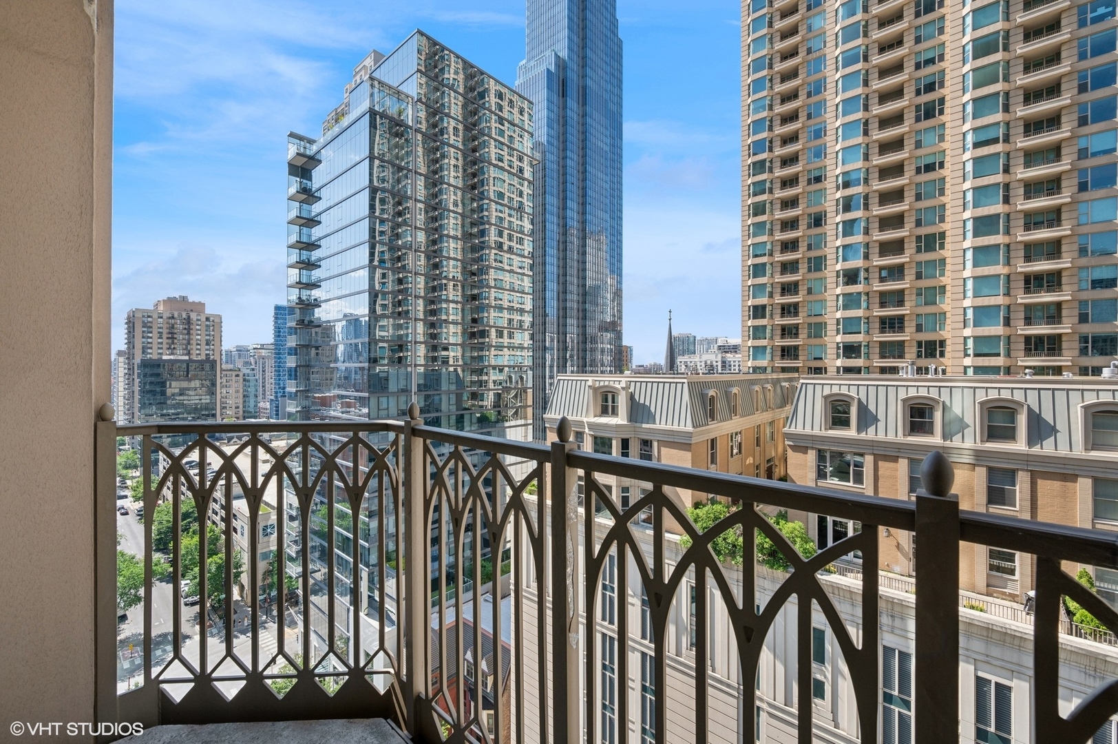21 E Huron Street Unit: 1407