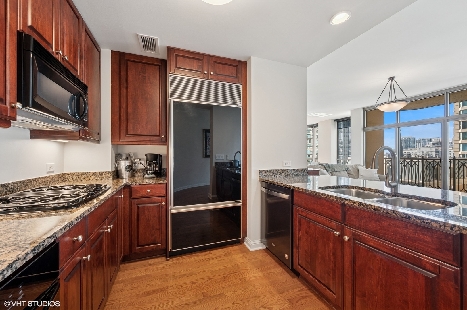 21 E Huron Street Unit: 1407