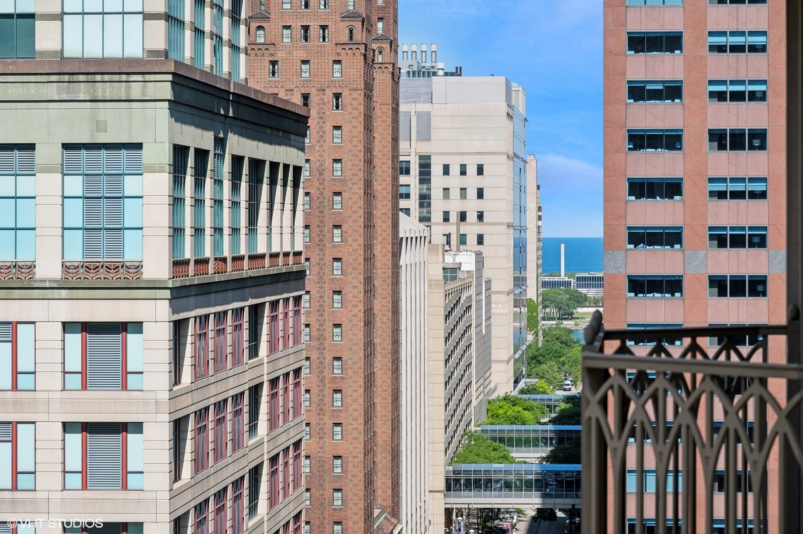 21 E Huron Street Unit: 1407