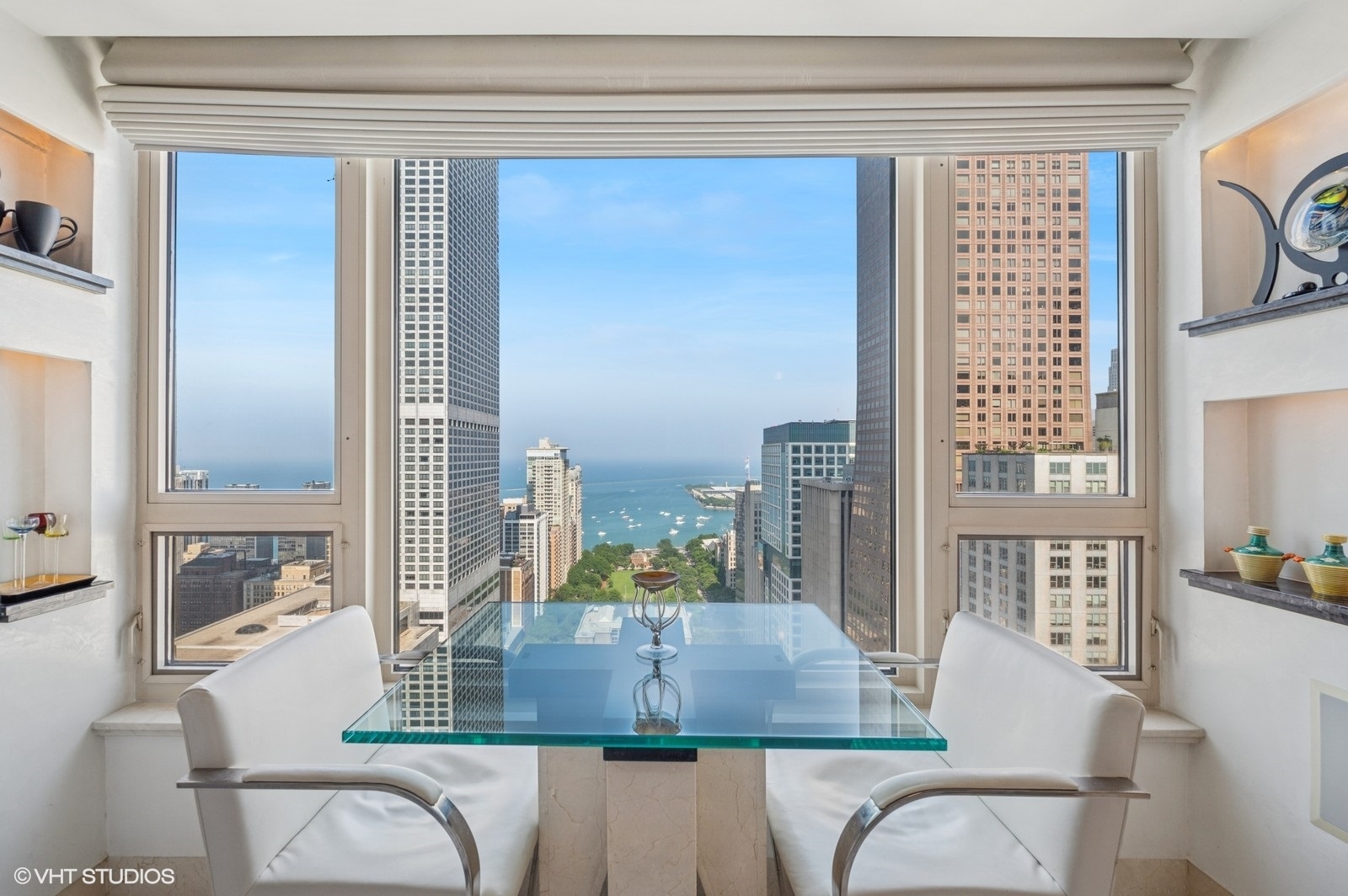 800 N Michigan Avenue Unit: 3301
