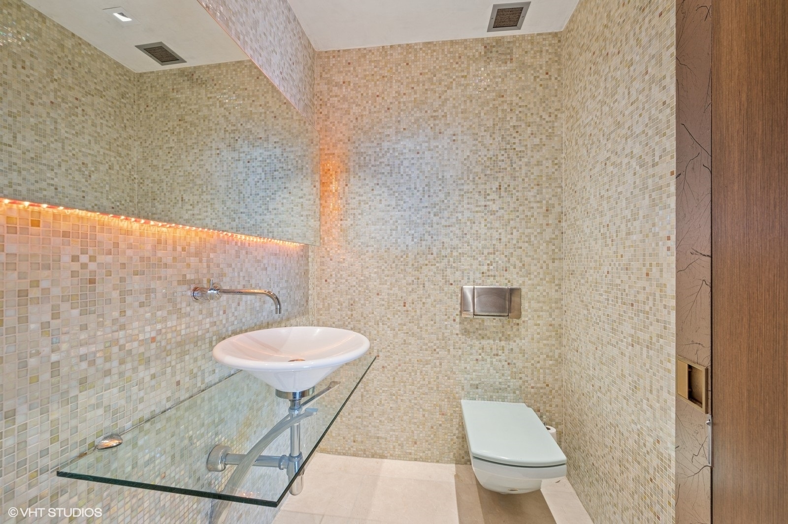 800 N Michigan Avenue Unit: 3301