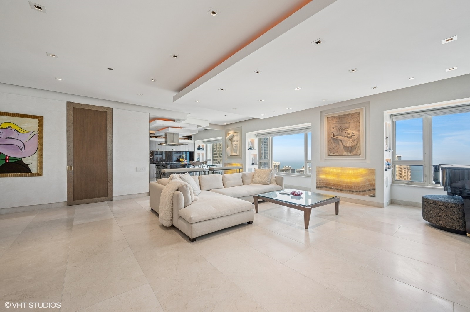 800 N Michigan Avenue Unit: 3301