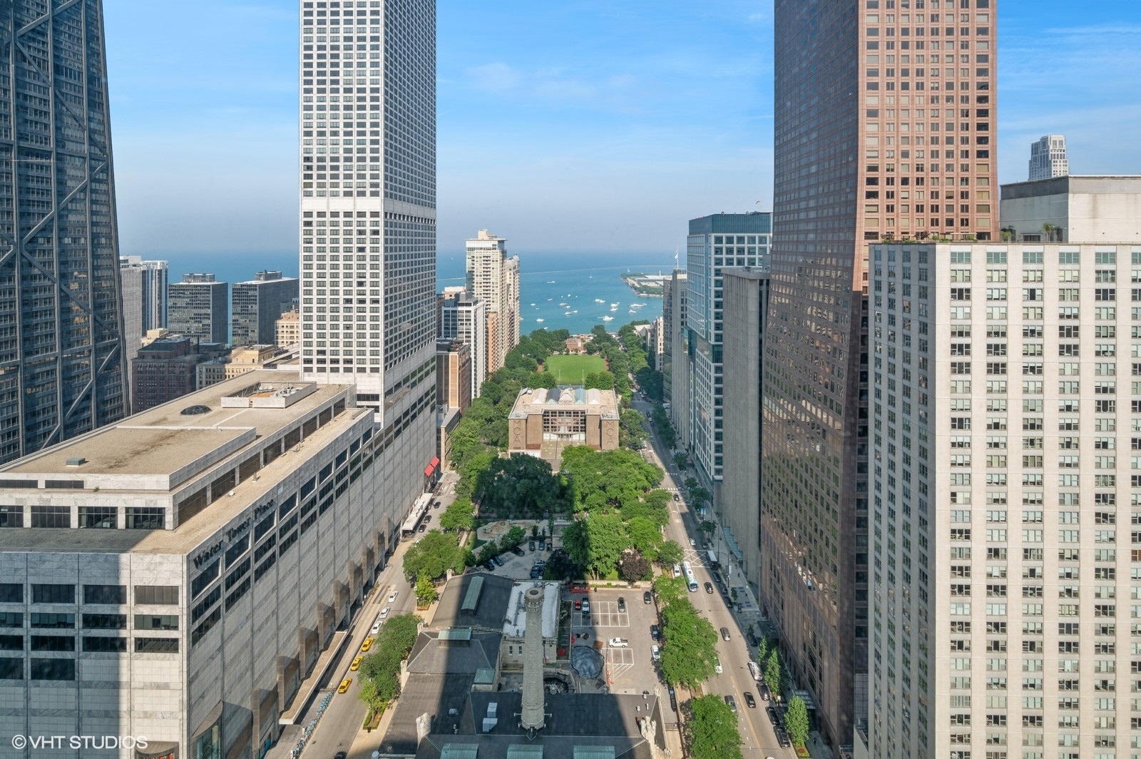 800 N Michigan Avenue Unit: 3301